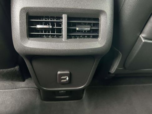 Used 2023 GMC Terrain SLT image 15