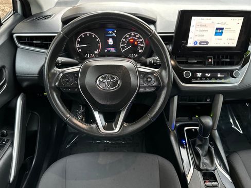 Used 2024 Toyota Corolla Cross LE image 14