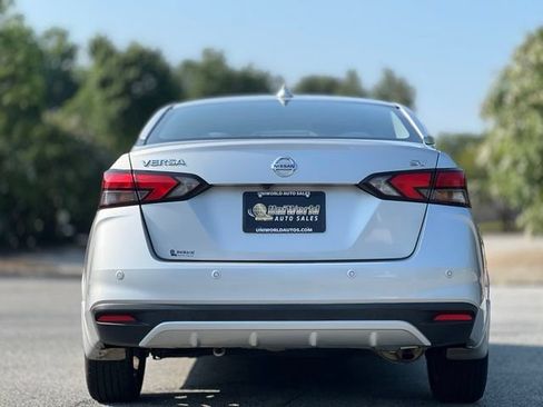 Used 2020 Nissan Versa SV FWD image 6