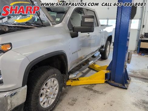 Used 2022 Chevrolet Silverado 3500 LT w/ Convenience Package AWD/4WD image 1