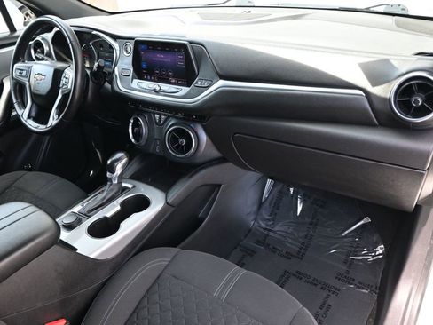 Used 2019 Chevrolet Blazer LT image 8