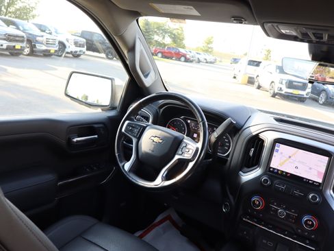Used 2022 Chevrolet Silverado 1500 LTZ w/ LTZ Premium Package AWD/4WD image 9