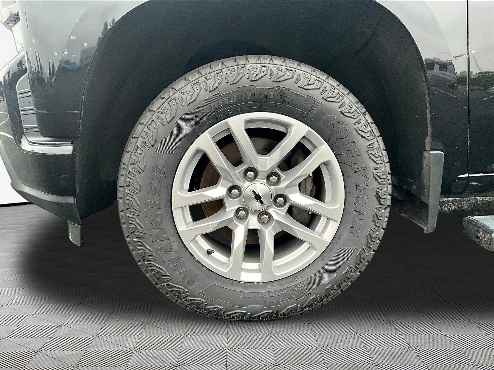 Used 2021 Chevrolet Silverado 1500 RST AWD/4WD image 32