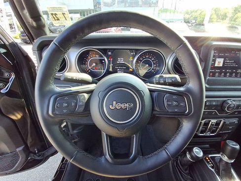 Used 2022 Jeep Wrangler Unlimited Sport AWD/4WD image 22