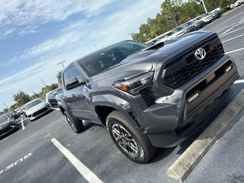 Used 2025 Toyota Tacoma TRD Sport AWD/4WD image 10