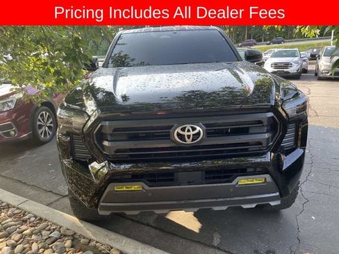 Used 2024 Toyota Tacoma SR5 AWD/4WD image 13