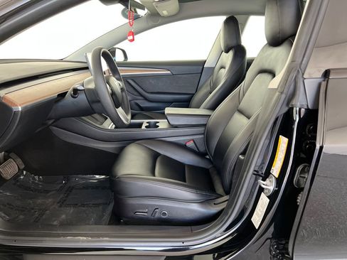 Used 2023 Tesla Model 3 Standard Range image 11