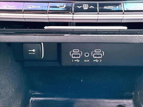 Used 2024 Jeep Wagoneer 2WD image 26