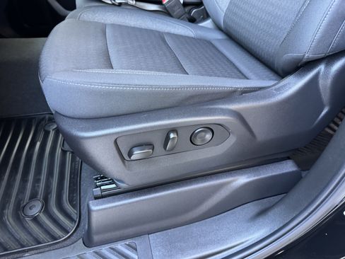 Certified 2025 Chevrolet Silverado 1500 Custom AWD/4WD image 14