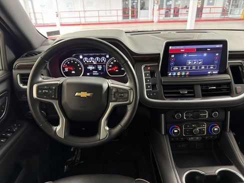 Used 2021 Chevrolet Suburban Premier image 16