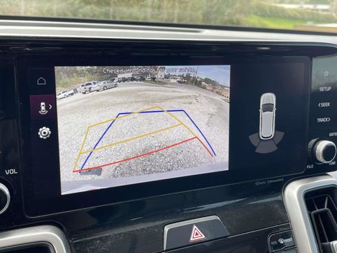 Used 2022 Kia Sorento S w/ Panoramic Sunroof Package image 10