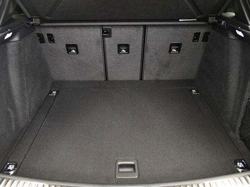 Certified 2025 Porsche Macan image 57