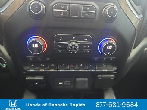 Used 2019 Chevrolet Silverado 1500 High Country w/ Technology Package AWD/4WD image 15