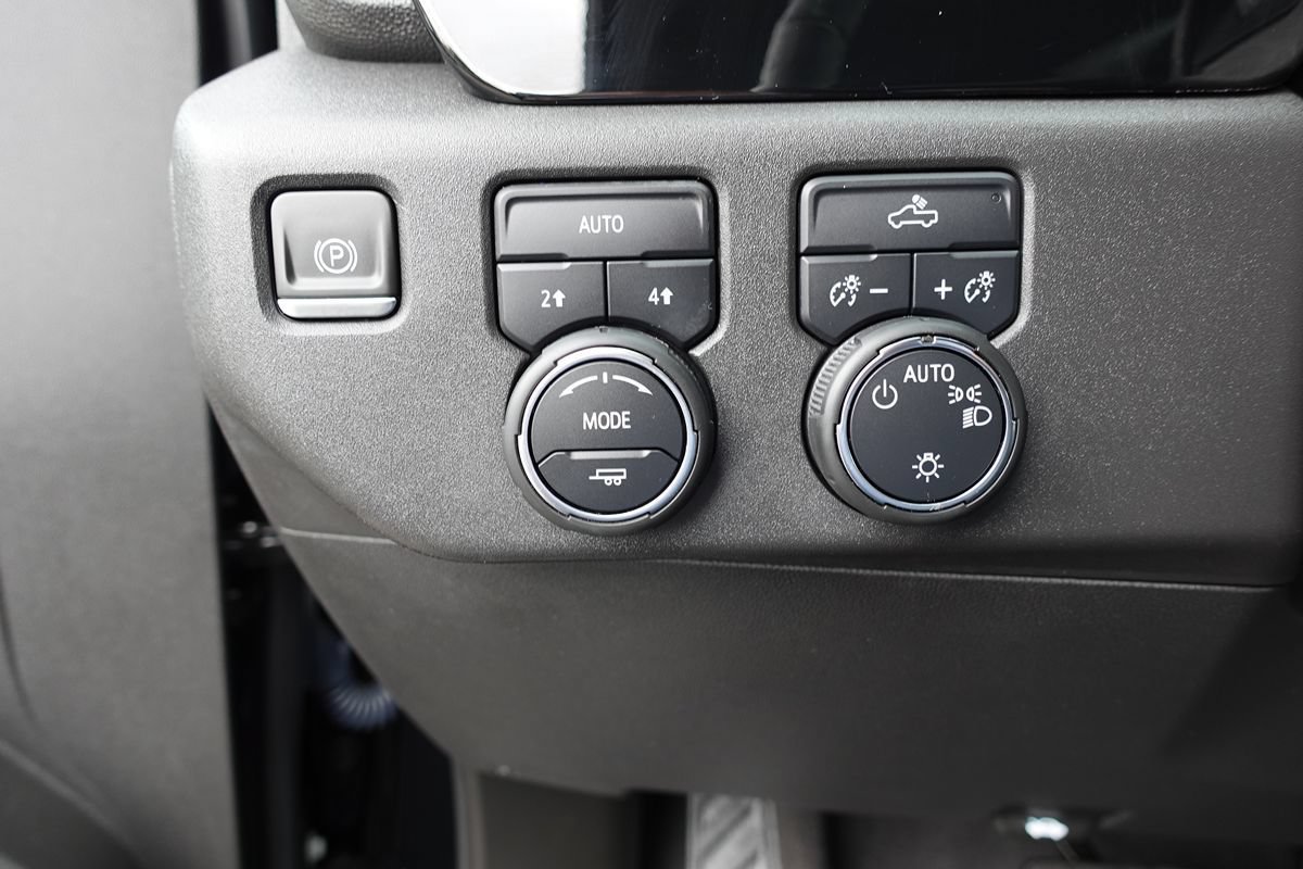 Used 2024 Chevrolet Silverado 1500 LT AWD/4WD image 48