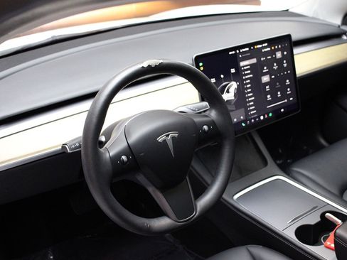 Used 2023 Tesla Model 3 Standard Range RWD image 31