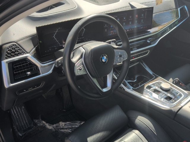 Used 2025 BMW X7 xDrive40i AWD/4WD image 19
