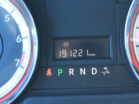 Used 2017 Dodge Grand Caravan SXT image 10