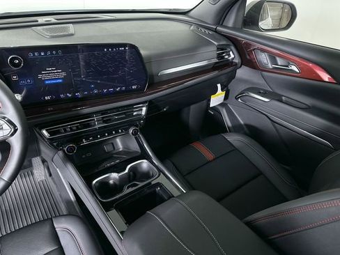 New 2026 Chevrolet Traverse RS w/ LPO, Floor Liner Package AWD/4WD image 36