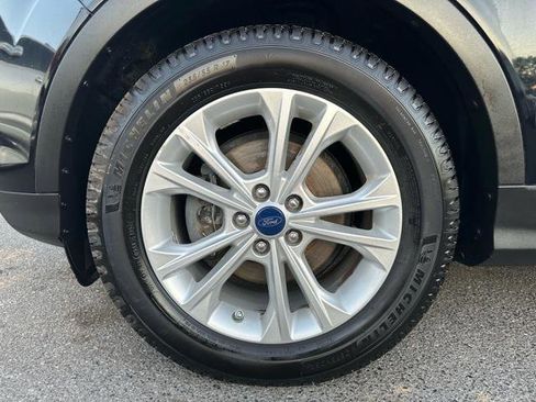 Used 2018 Ford Escape SE image 24