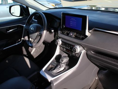 Certified 2025 Toyota RAV4 XLE w/ Convenience Package FWD image 23