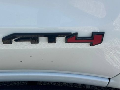 Used 2023 GMC Sierra 1500 AT4 w/ AT4 Premium Package AWD/4WD image 12