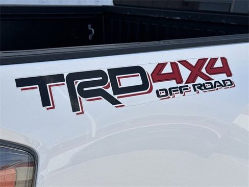 Used 2021 Toyota Tacoma TRD Off-Road image 9
