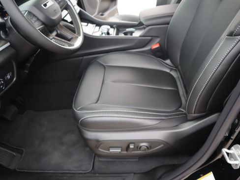 New 2026 Jeep Grand Cherokee Limited AWD/4WD image 12