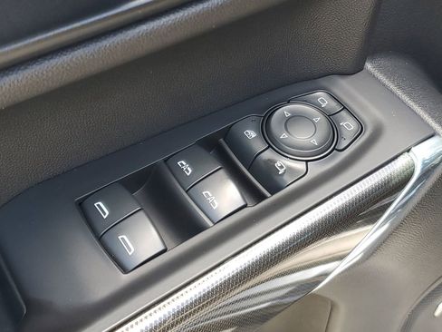 Used 2020 GMC Sierra 1500 AT4 w/ AT4 Premium Package AWD/4WD image 17