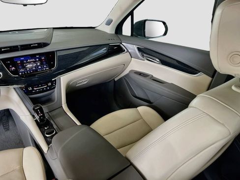 Used 2024 Cadillac XT6 Premium Luxury w/ Technology Package FWD image 25
