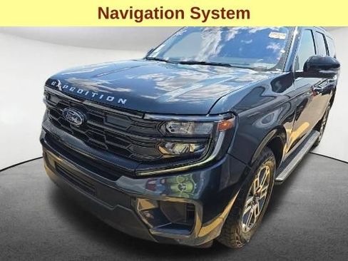 Used 2025 Ford Expedition Active AWD/4WD image 4