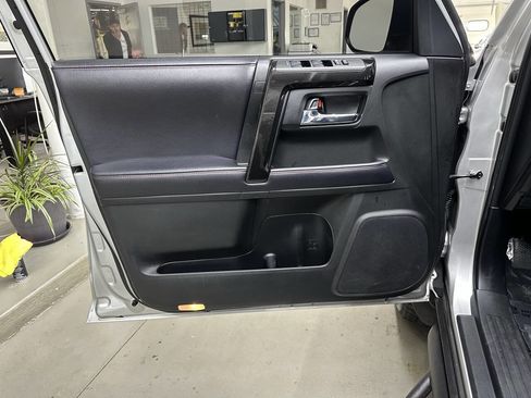 Used 2019 Toyota 4Runner TRD Off-Road Premium image 10