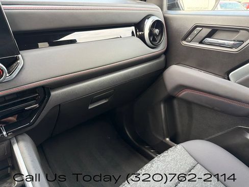 Used 2026 Chevrolet Colorado Z71 AWD/4WD image 25