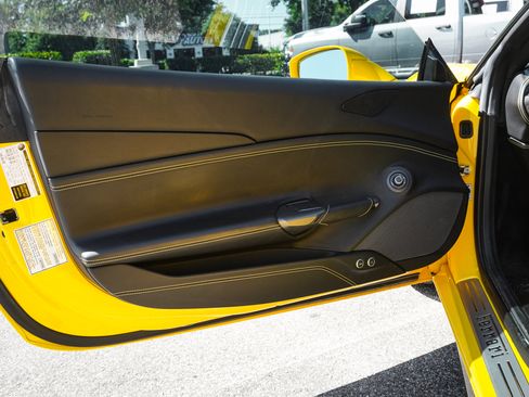 Used 2018 Ferrari 488 GTB RWD image 18