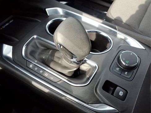 Used 2023 Chevrolet Traverse LT FWD image 22
