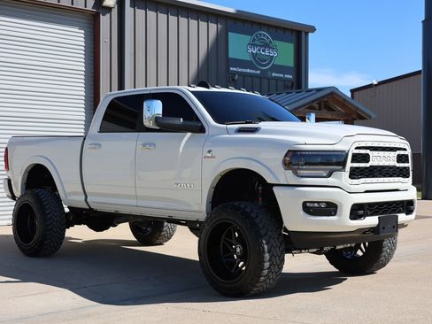 Used 2022 RAM 2500 Laramie image 1