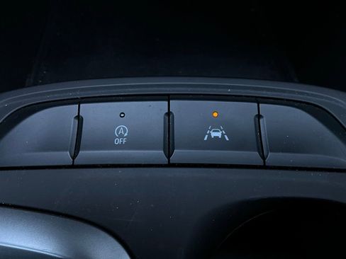 Used 2025 Buick Envista Preferred image 23