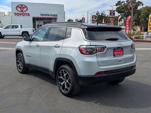 Used 2025 Jeep Compass Limited AWD/4WD image 11