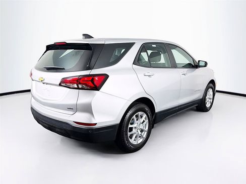 Used 2022 Chevrolet Equinox LS AWD/4WD image 11