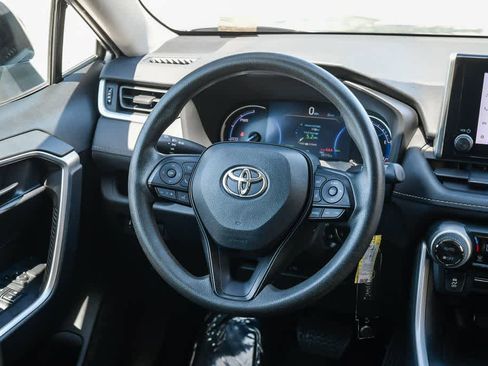 Used 2023 Toyota RAV4 LE AWD/4WD image 12