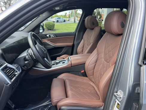 Used 2024 BMW X5 xDrive40i w/ Executive Package AWD/4WD image 13