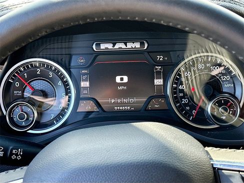 Used 2024 RAM 1500 Laramie image 12