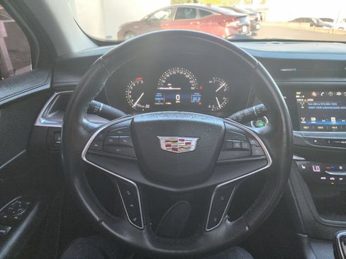 Used 2018 Cadillac XT5 Luxury w/ Driver Awareness Package FWD image 21