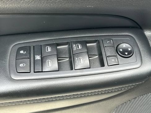 Used 2020 Jeep Grand Cherokee Limited AWD/4WD image 26