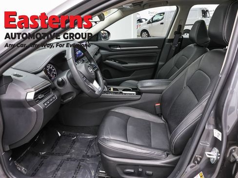 Used 2023 Nissan Altima 2.5 SL AWD/4WD image 14
