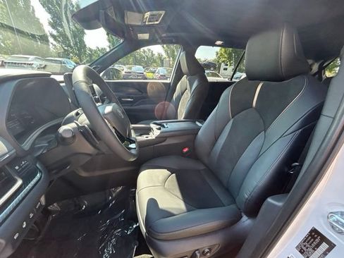 Used 2026 Toyota Grand Highlander AWD Hybrid image 11