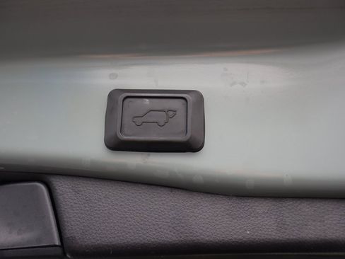 Used 2020 Toyota RAV4 XLE Premium image 24