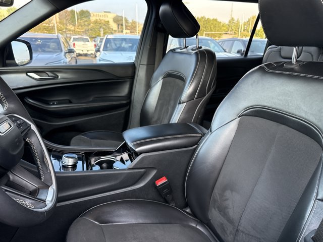 Used 2023 Jeep Grand Cherokee L Laredo AWD/4WD image 5