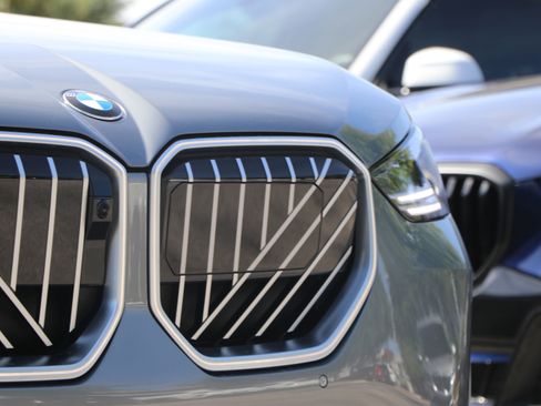 Used 2025 BMW X3 xDrive30i w/ Premium Package AWD/4WD image 6