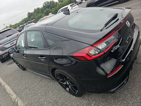 Used 2025 Honda Civic Sport image 4