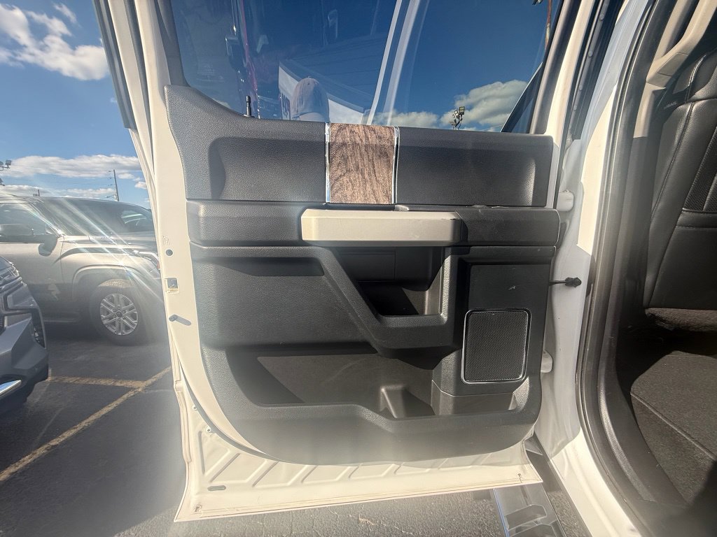 Used 2018 Ford F250 Lariat w/ Lariat Ultimate Package AWD/4WD image 14